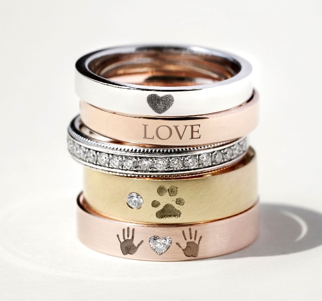 ideas de grabados con simbolos para anillos de compromiso